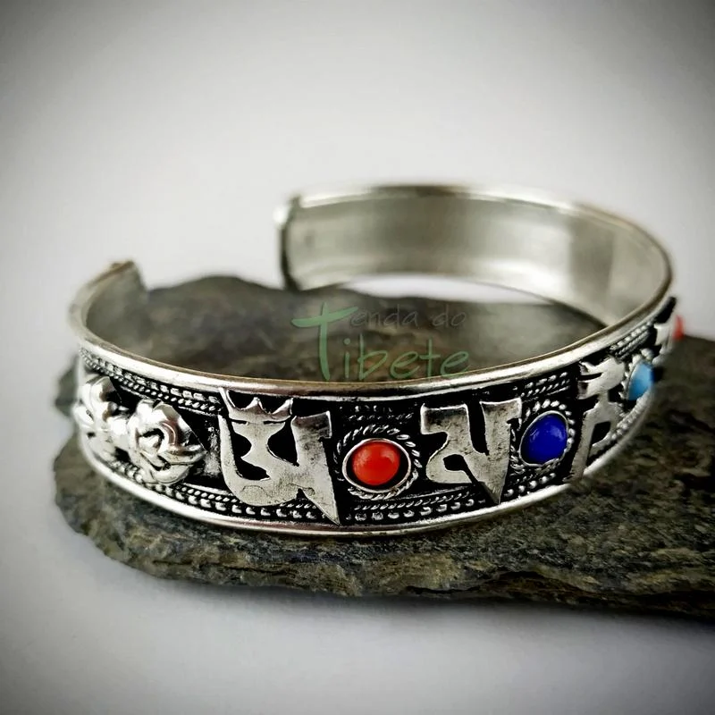 Pulseira Omanipadmehum c/ Pedras e Dorje